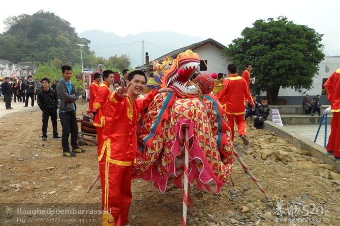 无聊，放两张我们和平街龙队的照片来看看。过年跳的找不到了369 / 作者:ゞ↘oElla / 帖子ID:13946