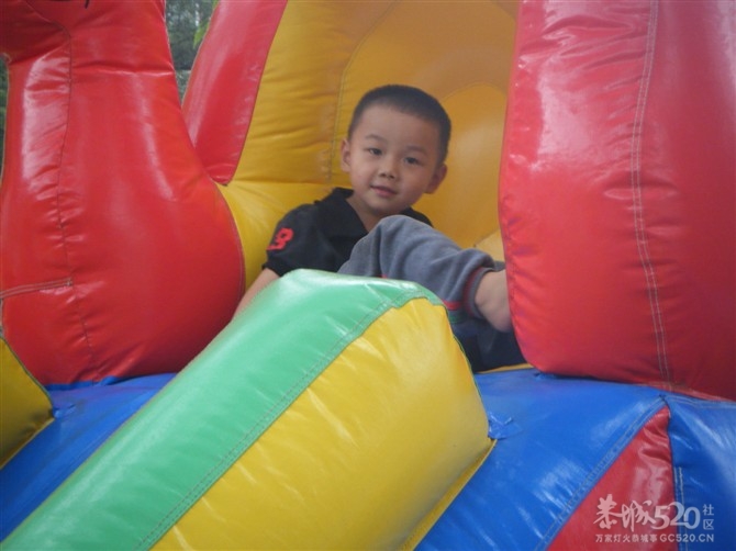 嘿嘿我们家小帅哥也来报个到，有没有看得上的。372 / 作者:容容 / 帖子ID:14049