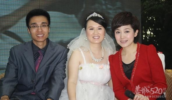 报恩网“夫妻创始人”举办慈善婚礼筹集善款97311元（转载）781 / 作者:躲在墙上的幸福 / 帖子ID:14061