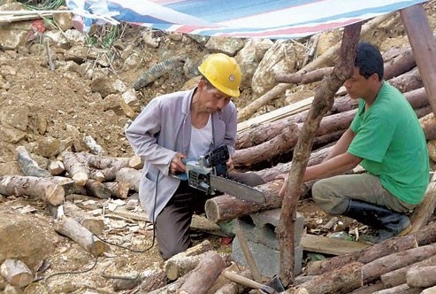 恭城非法采矿塌方续：2人获救仍有1人被困219 / 作者:黄子 / 帖子ID:16562