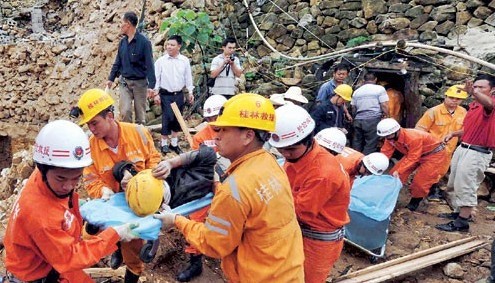 恭城非法采矿塌方续：2人获救仍有1人被困599 / 作者:黄子 / 帖子ID:16562