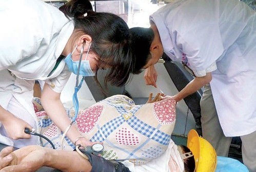 恭城非法采矿塌方续：2人获救仍有1人被困460 / 作者:黄子 / 帖子ID:16562