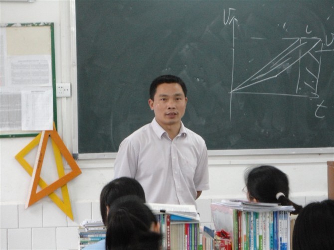 新闻调查：恭城中学的“禁演”风波(图)869 / 作者:开裆裤追太阳 / 帖子ID:16564