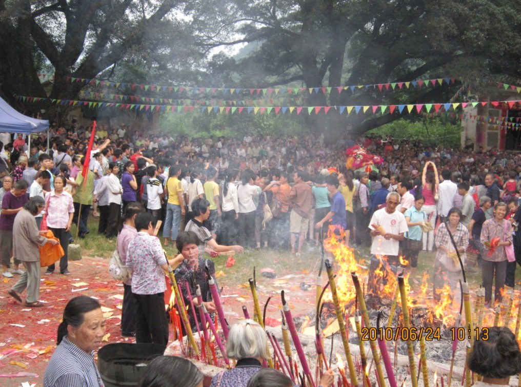 第七届莲花老圩“四月初八”公明文化节【组图】913 / 作者:移不动 / 帖子ID:15793