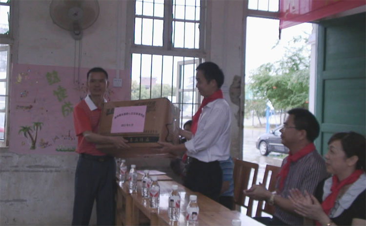 “六·一”儿童节慰问暨中国平安希望奖学金发放仪式在恭城举行774 / 作者:风油精 / 帖子ID:19111