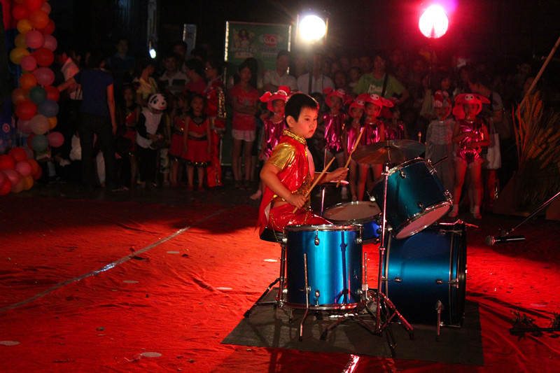 （已更新，附演出照片）县中心小学在中心广场举行庆“六一”文艺演出438 / 作者:520摄影记者 / 帖子ID:19146