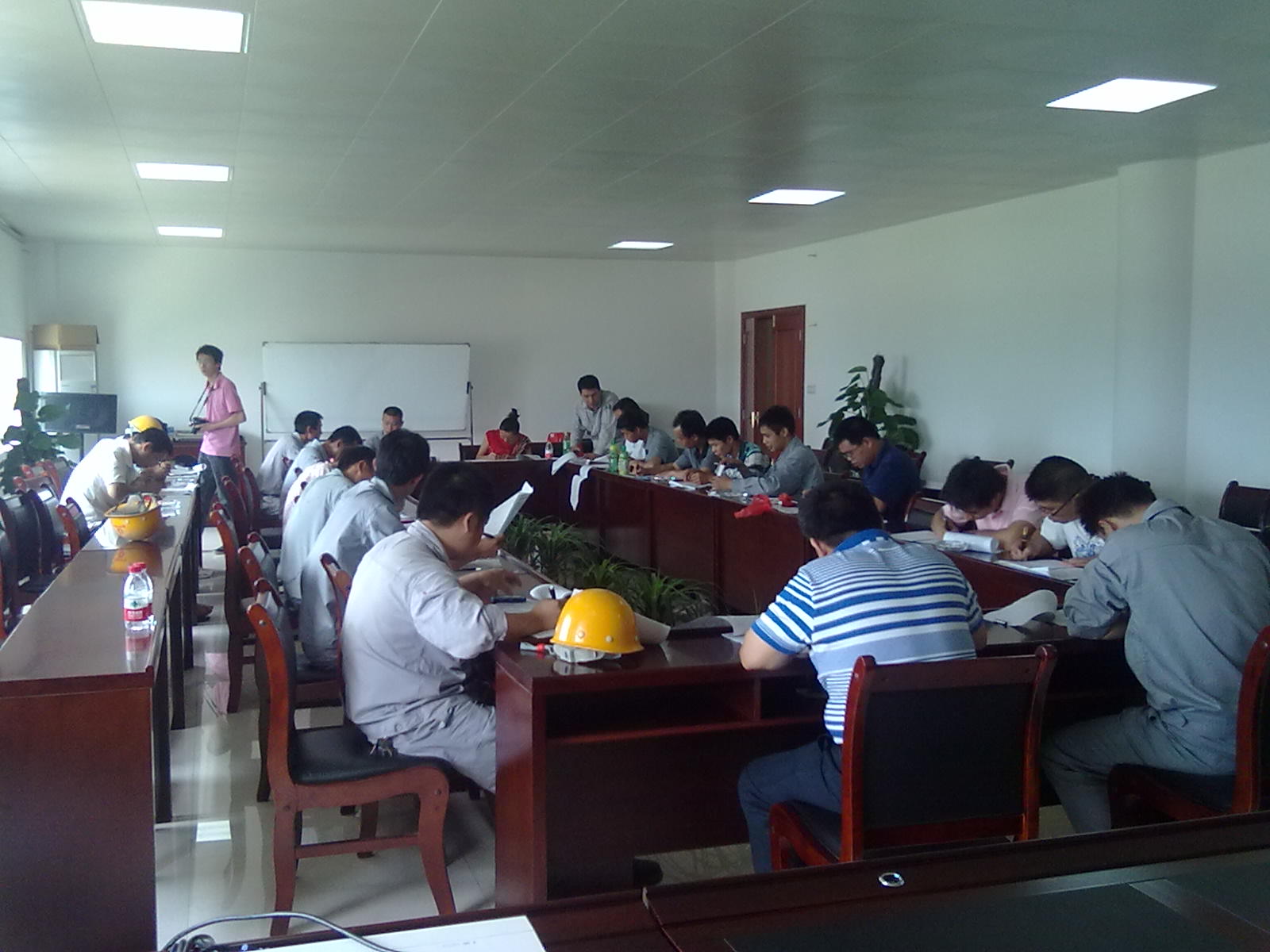 “科学发展，安全发展”，桂林南方举办硬笔书法比赛747 / 作者:520小编 / 帖子ID:20060