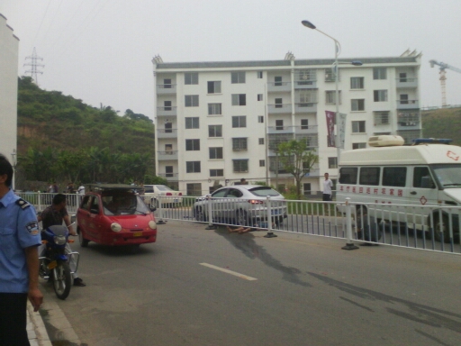 昨天千均售楼部那的车祸438 / 作者:开心果果 / 帖子ID:20719