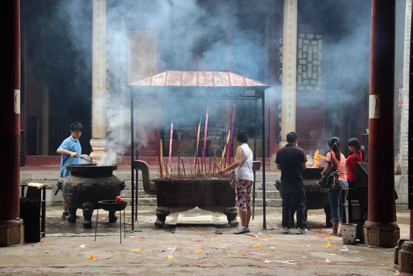 恭城关帝庙会有条不絮进行中...338 / 作者:520摄影记者 / 帖子ID:21189