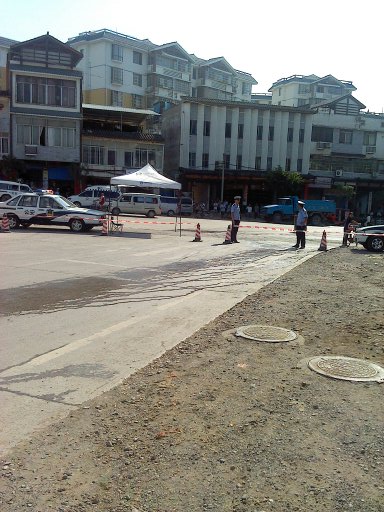 恭城又暴乱了？现场照片情况更新！！800 / 作者:徘徊女 / 帖子ID:21584