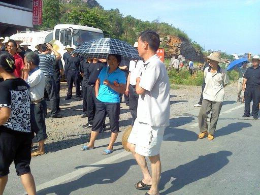 恭城又暴乱了？现场照片情况更新！！476 / 作者:徘徊女 / 帖子ID:21584