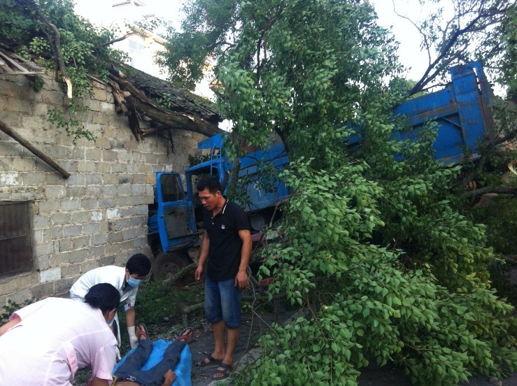 7月11日 傍晚 栗木大石桥车祸。869 / 作者:变态的反应 / 帖子ID:21884