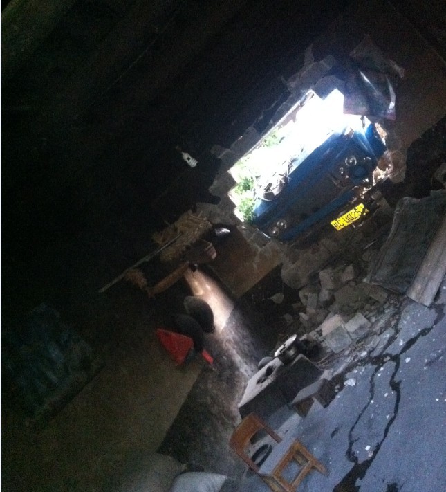 7月11日 傍晚 栗木大石桥车祸。821 / 作者:变态的反应 / 帖子ID:21884