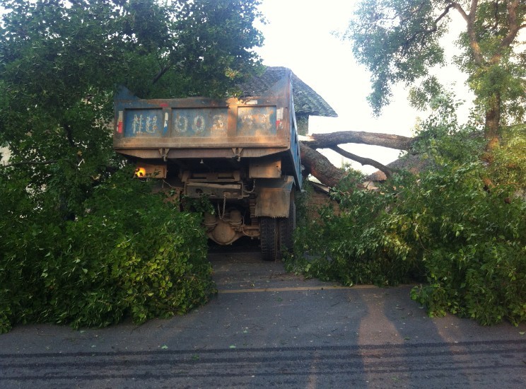 7月11日 傍晚 栗木大石桥车祸。740 / 作者:变态的反应 / 帖子ID:21884