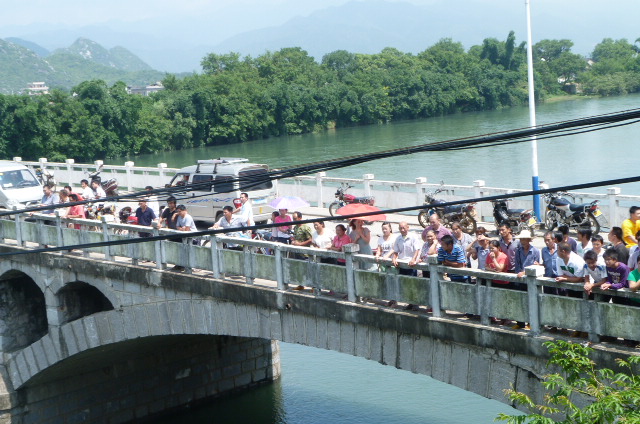 加会大桥跳水者身亡83 / 作者:咖啡羊 / 帖子ID:23735