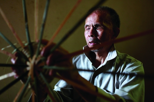 心灵的手艺----讲述盲人何先友40年的竹编生活613 / 作者:社区小编 / 帖子ID:27447