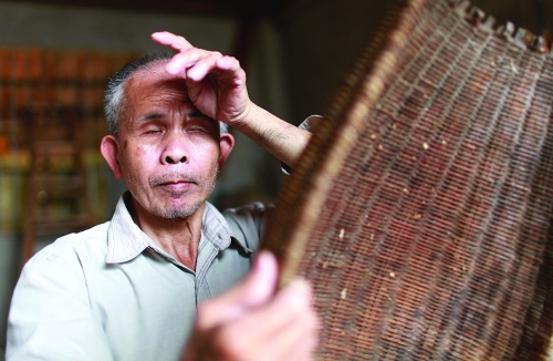 心灵的手艺----讲述盲人何先友40年的竹编生活489 / 作者:社区小编 / 帖子ID:27447