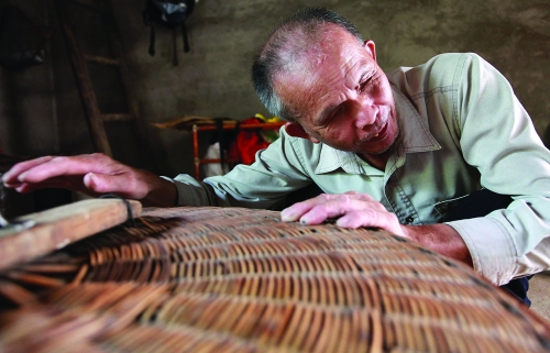 心灵的手艺----讲述盲人何先友40年的竹编生活156 / 作者:社区小编 / 帖子ID:27447
