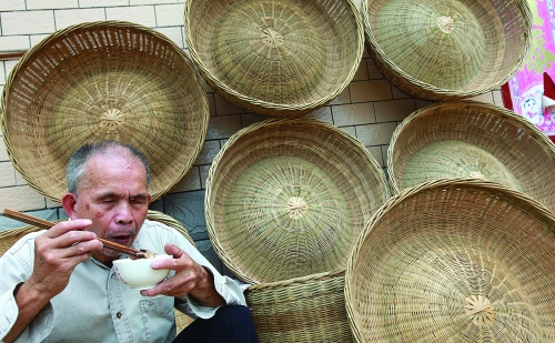 心灵的手艺----讲述盲人何先友40年的竹编生活240 / 作者:社区小编 / 帖子ID:27447