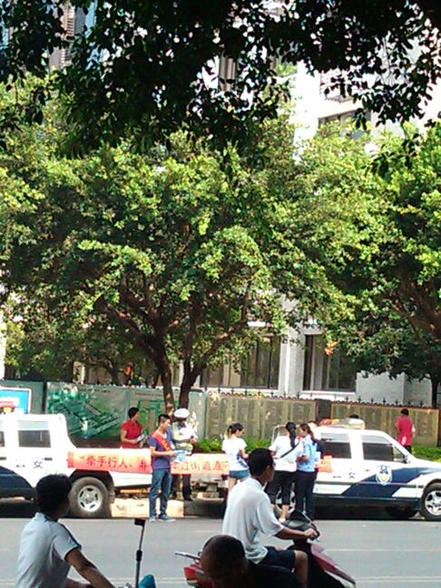 牵手行人   什么安全出行276 / 作者:小昆 / 帖子ID:35550