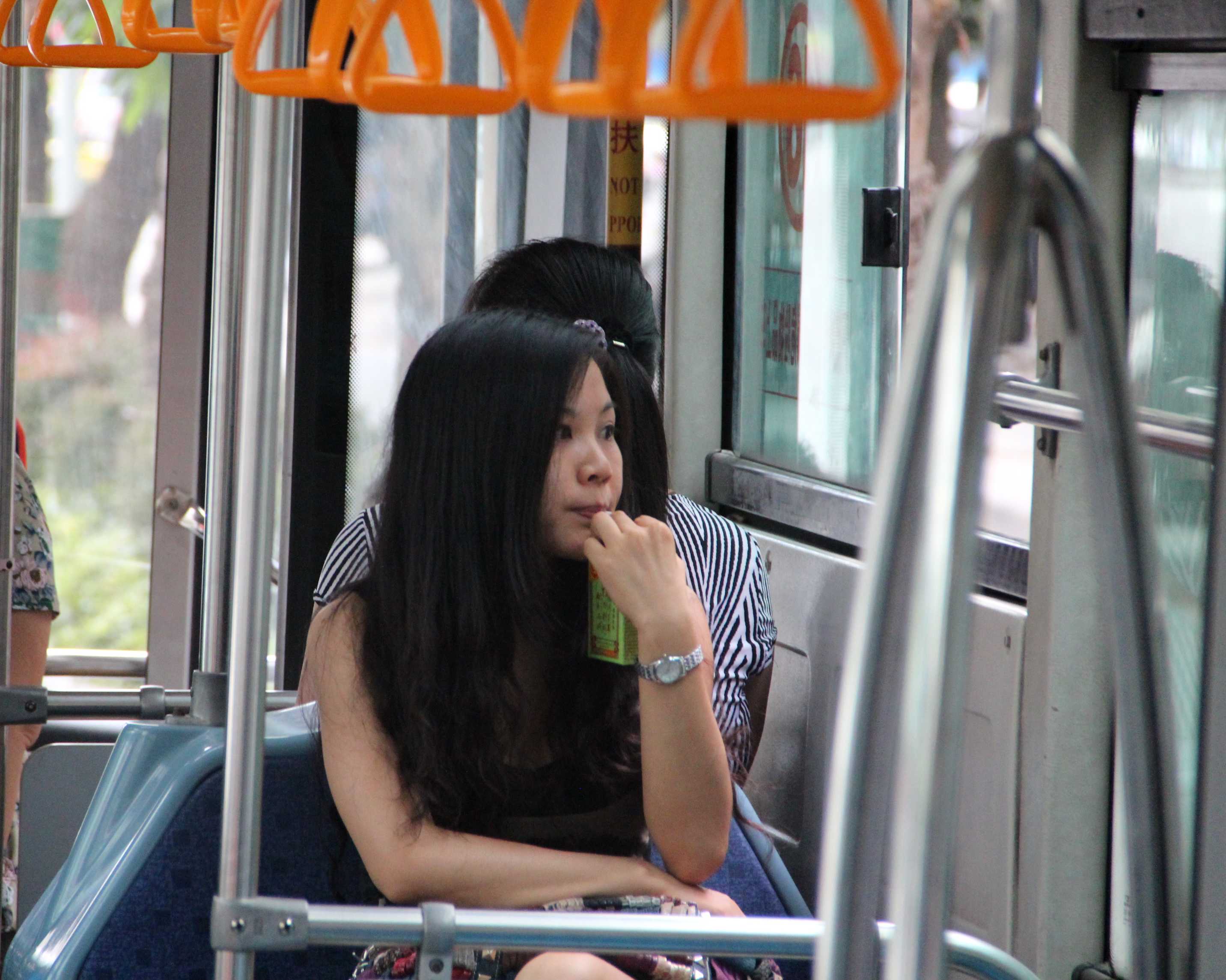 街拍桂林美女，其中有一个很不错哦。498 / 作者:晓安 / 帖子ID:35741