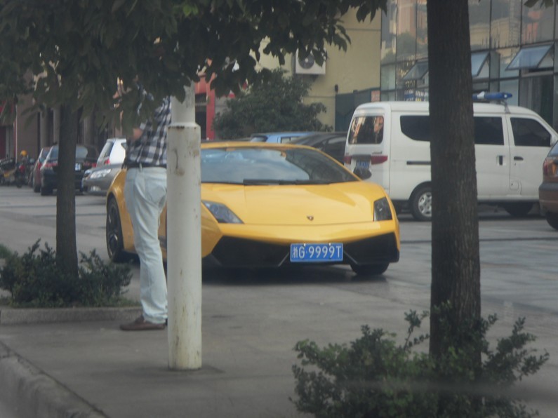 压马路时拍滴。。。好多这种车车。705 / 作者:∑⌒不过_如此 / 帖子ID:36872