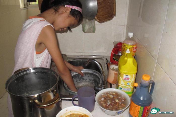 养父在劳务市场挂牌10万出售10岁养女，这是逆天哇？651 / 作者:翠峰紫阳 / 帖子ID:36901