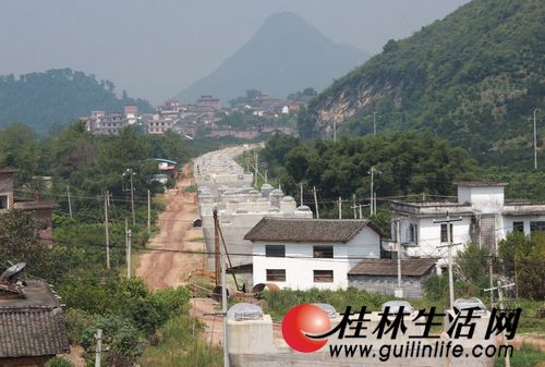 七旬老人历经4载跋山涉水绘就“高铁图”277 / 作者:茶城路人 / 帖子ID:38102