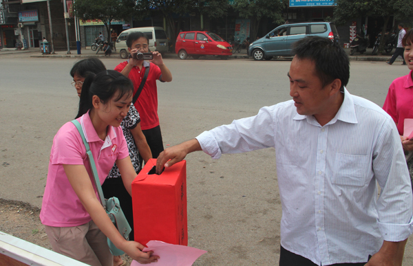 恭城：让生命在我们手中延续--情系重症女孩王诺希募捐活动【组图】88 / 作者:社区小编 / 帖子ID:38123