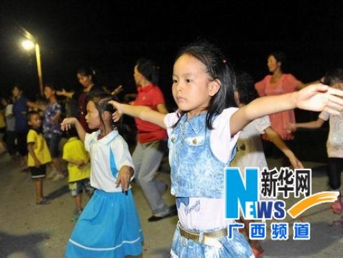 广场舞蹈热瑶山529 / 作者:茶城路人 / 帖子ID:54532