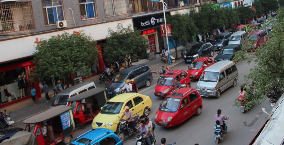 银座十字路又现大堵车 这次是有图有真相了94 / 作者:恭城人 / 帖子ID:55227