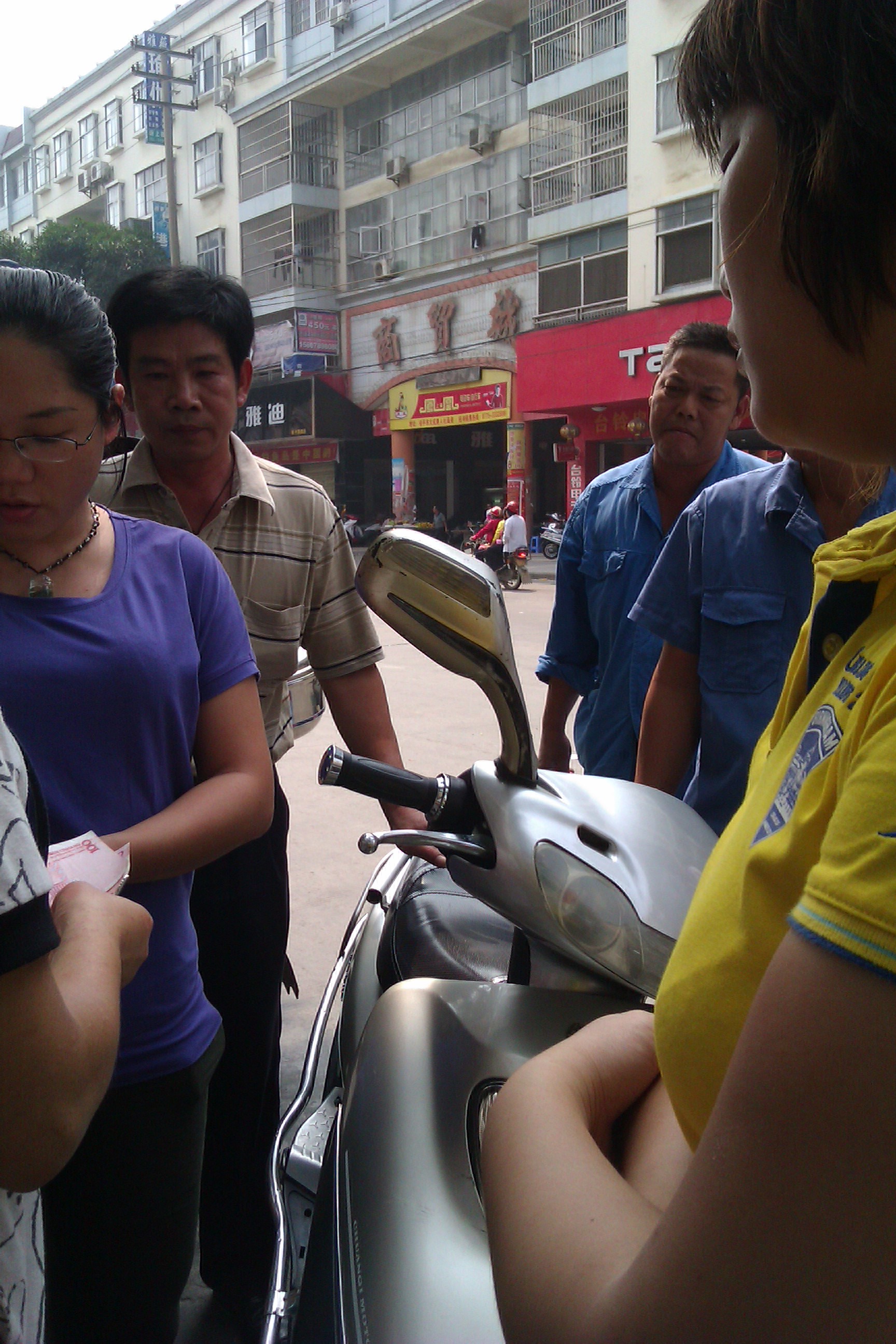 出了点小车祸527 / 作者:茫然 / 帖子ID:56663