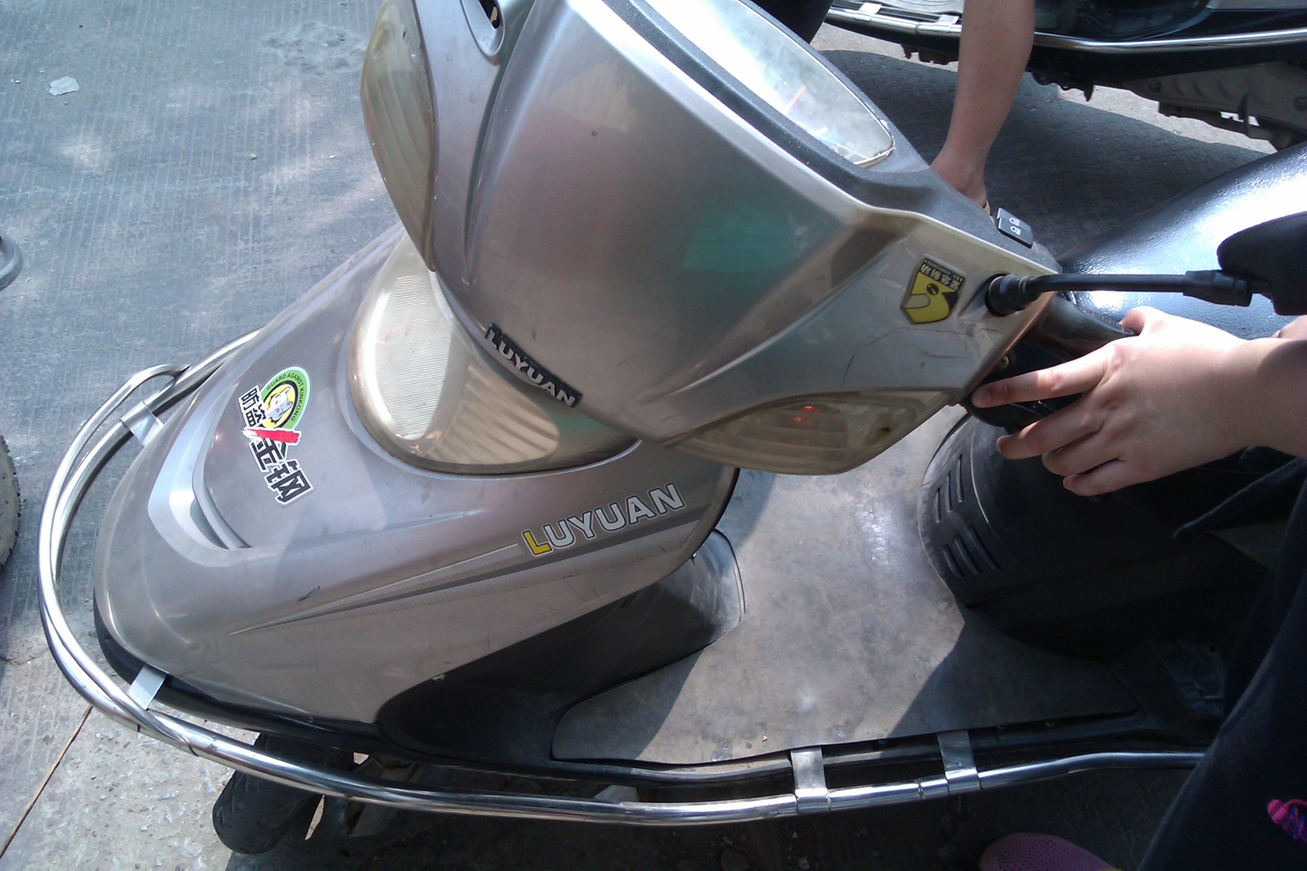 出了点小车祸870 / 作者:茫然 / 帖子ID:56663