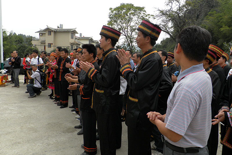红岩景区“公司化”运作模式取得开门红141 / 作者:柚子壳※ / 帖子ID:57217