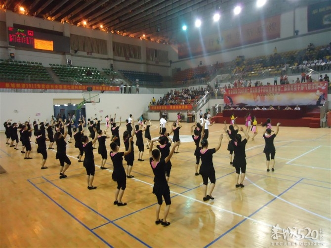 恭城广场舞 老妈子她们比赛的视频396 / 作者:恭城人 / 帖子ID:57887