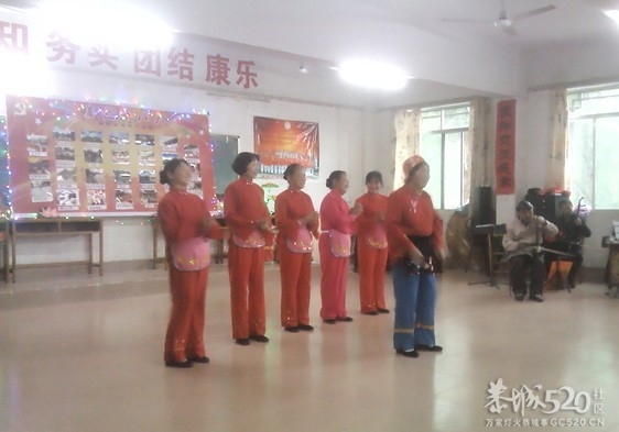 庆祝党的十八胜利召开，恭城老年大学举行文艺演出945 / 作者:大叔快乐 / 帖子ID:57892