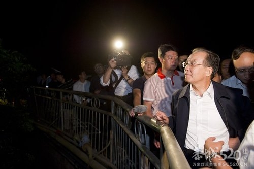 云南农妇跪访总理被拘 警方称其拦车影响恶劣863 / 作者:恭城人 / 帖子ID:58310