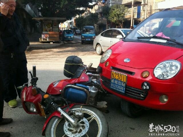 燕岩桥头摩的PK摩托990 / 作者:是非黑人 / 帖子ID:58817