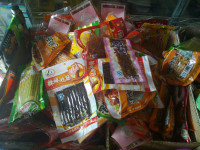 太恶心了！真实的“辣条”制造过程，你还想吃么674 / 作者:瑶乡看兰 / 帖子ID:60485