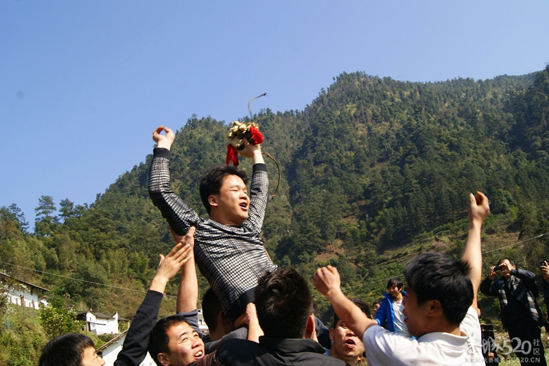 2013年三江石口花炮节579 / 作者:孟筒瑶 / 帖子ID:63210