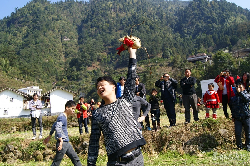 2013年三江石口花炮节230 / 作者:孟筒瑶 / 帖子ID:63210