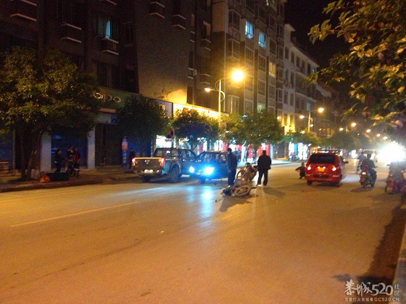 刚才在茶南路的连环车祸28 / 作者:水墨茶江 / 帖子ID:64828