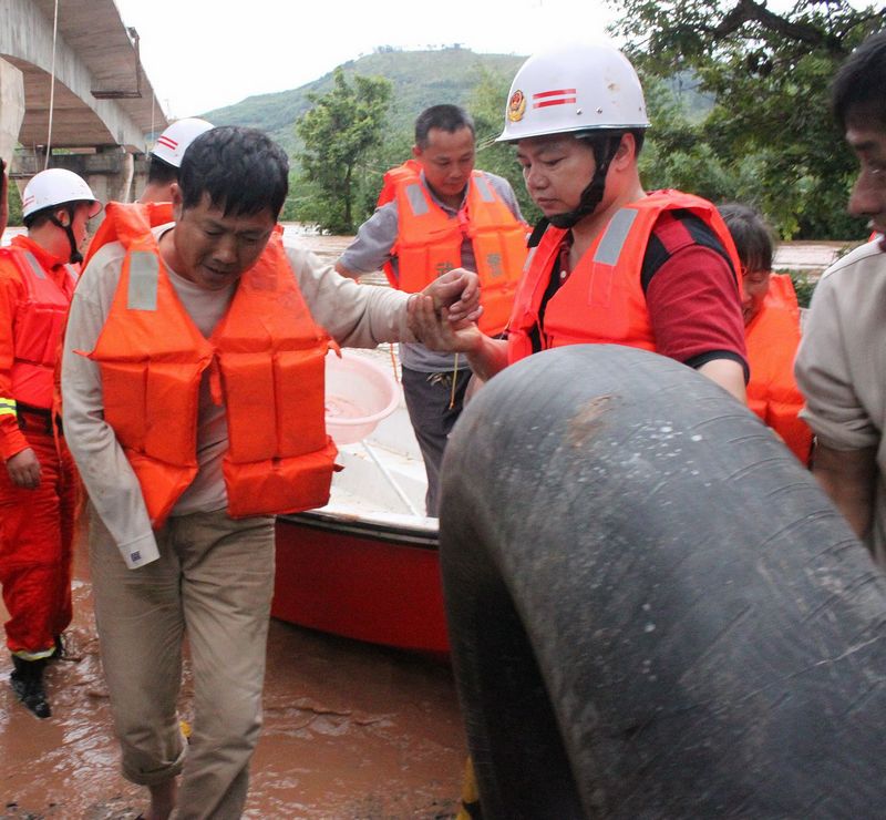 恭城:干部群众用行动谱写抗洪救灾赞歌　793 / 作者:普通网民 / 帖子ID:68009