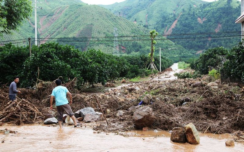 恭城:干部群众用行动谱写抗洪救灾赞歌　863 / 作者:普通网民 / 帖子ID:68009