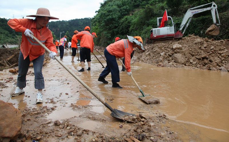 恭城:干部群众用行动谱写抗洪救灾赞歌　747 / 作者:普通网民 / 帖子ID:68009