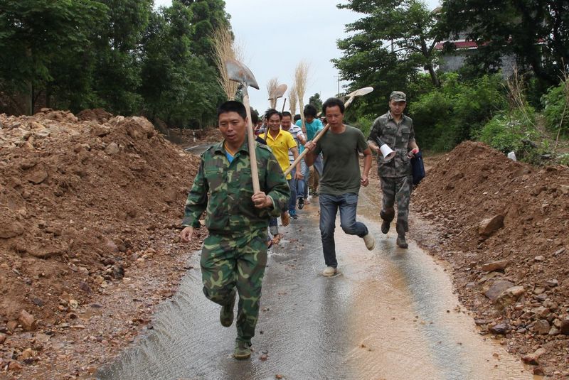 恭城:干部群众用行动谱写抗洪救灾赞歌　170 / 作者:普通网民 / 帖子ID:68009