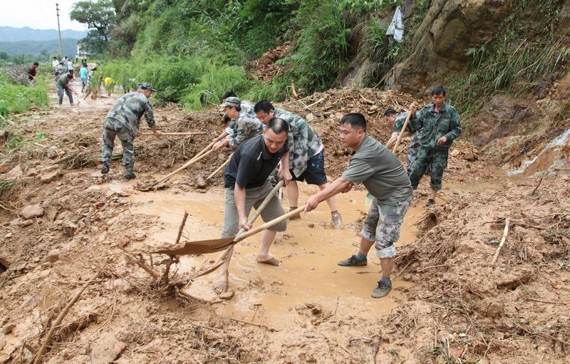恭城:干部群众用行动谱写抗洪救灾赞歌　869 / 作者:普通网民 / 帖子ID:68009