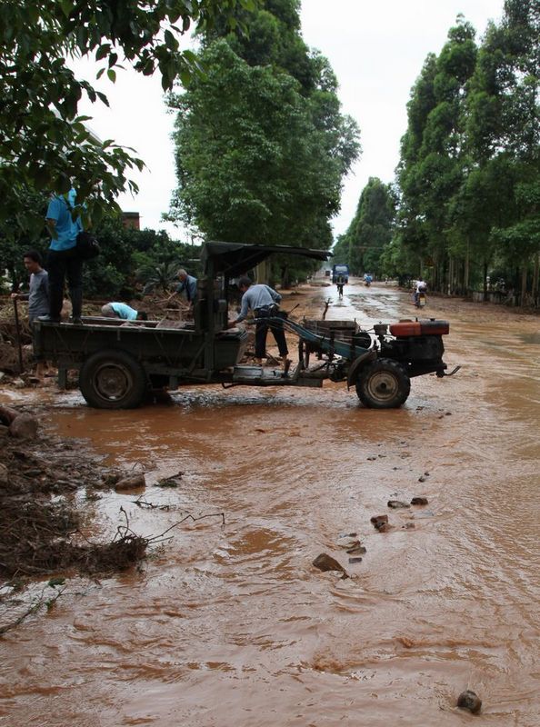 恭城:干部群众用行动谱写抗洪救灾赞歌　421 / 作者:普通网民 / 帖子ID:68009