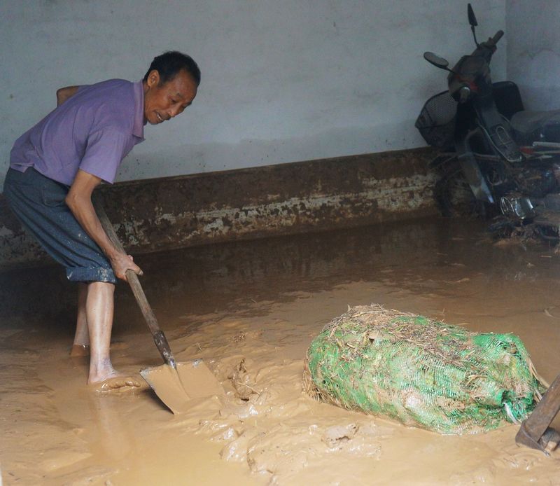 恭城:干部群众用行动谱写抗洪救灾赞歌　146 / 作者:普通网民 / 帖子ID:68009