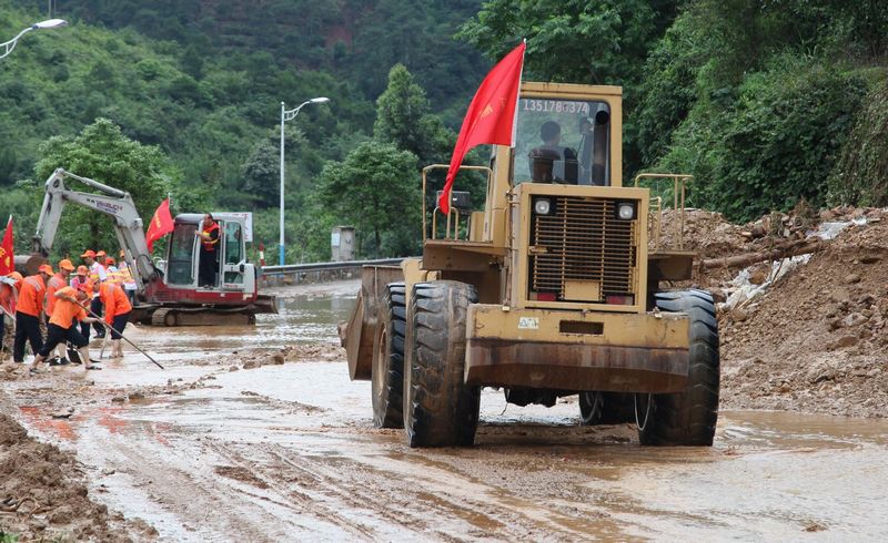 恭城:干部群众用行动谱写抗洪救灾赞歌　166 / 作者:普通网民 / 帖子ID:68009